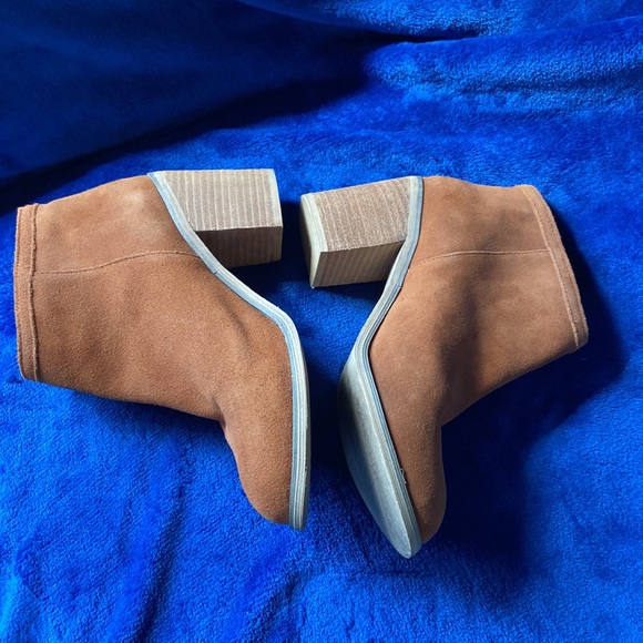 Suede like slip on Rusty tan boot size 8 - Picture 4 of 12